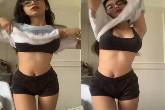 Đụ cái lồn vếu to bị thằng người yêu tra tấn phê vlấy