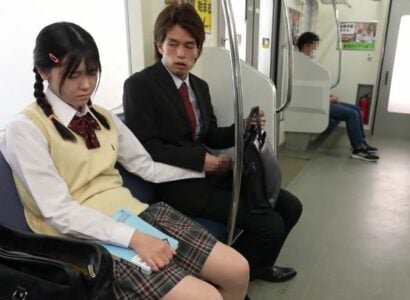 Nữ sinh bị bọn lười biếng phang tập thể